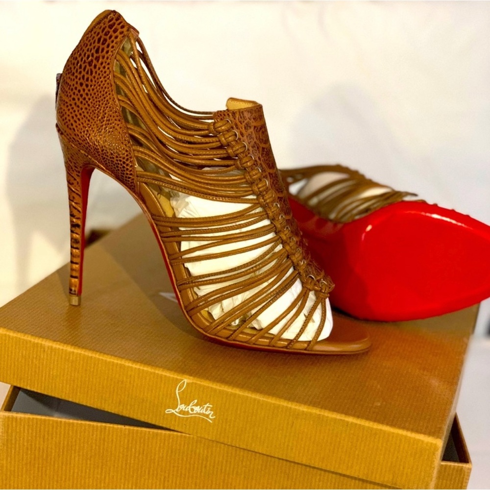 COPY - Christian Louboutin Amal 100 Ostrich Caged Sandal Heels 
NEW
Size 36 / (…